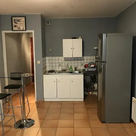 A La Confluence Apartment *